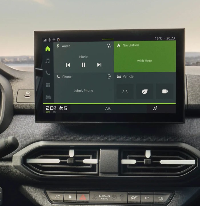 Ecranul de infotainment de 10 inch al noului Dacia Sandero, cu Media Nav și navigație conectată