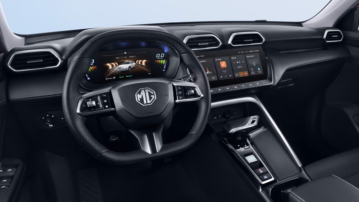 Interiorul MG ZS Hybrid+ cu cele două ecrane digitale de 12,3 inch