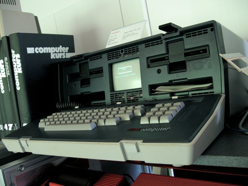 De la 10 Kilograme la 200 Grame: Istoria Calculatoarelor Portabile