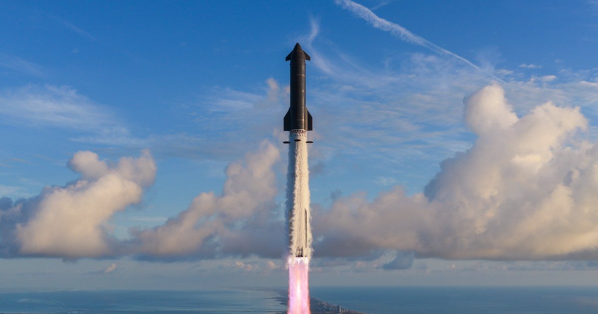 Starship ajunge pe orbită pentru prima dată: 26 de sateliți Starlink lansați, deși nava a pierdut un motor la urcare