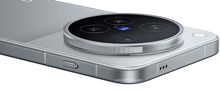 Detaliu modul foto vivo X500 Pro Max cu inscripția Zeiss Vario-Apo-Sonnar