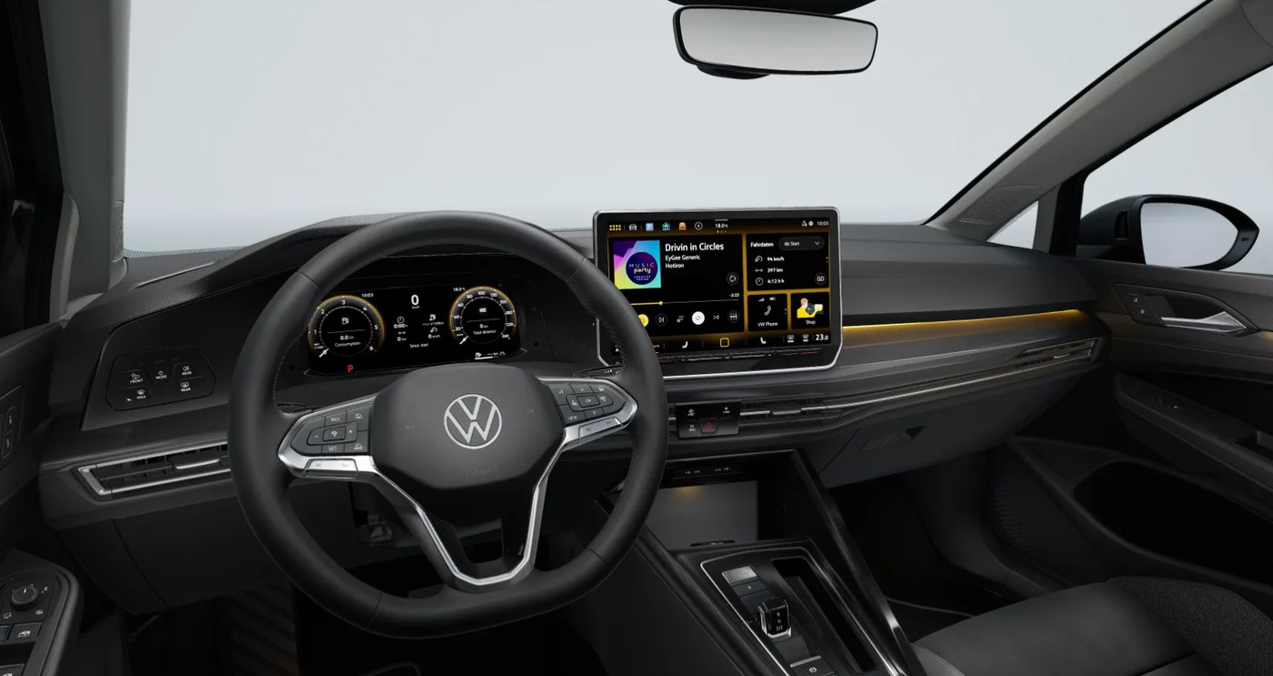 Interiorul Volkswagen Golf facelift, cu ecran MIB4 de 12,9 inch și volan cu butoane fizice