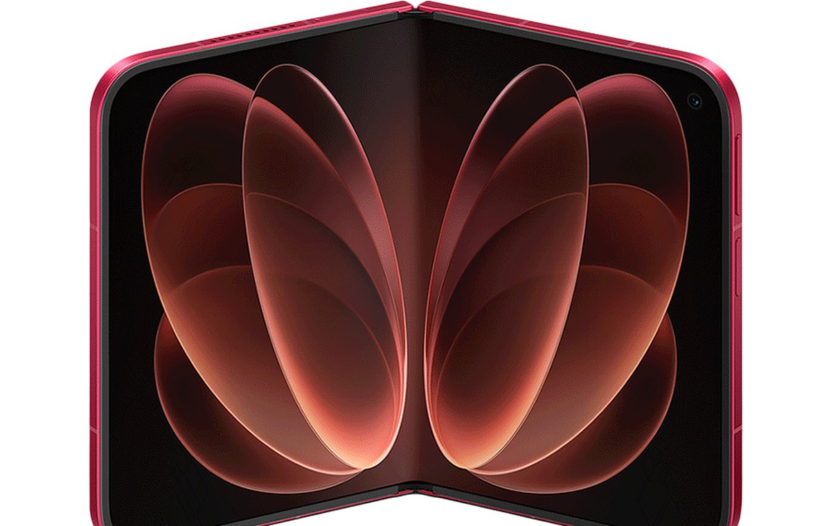 Xiaomi 18 Fold desfăcut, cu ecranul interior de 7,58 inch