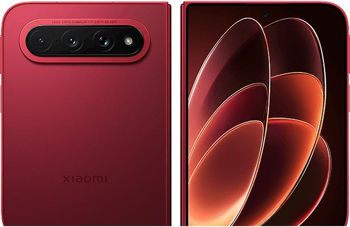 Xiaomi 18 Fold, închis — față și spate, varianta roșie